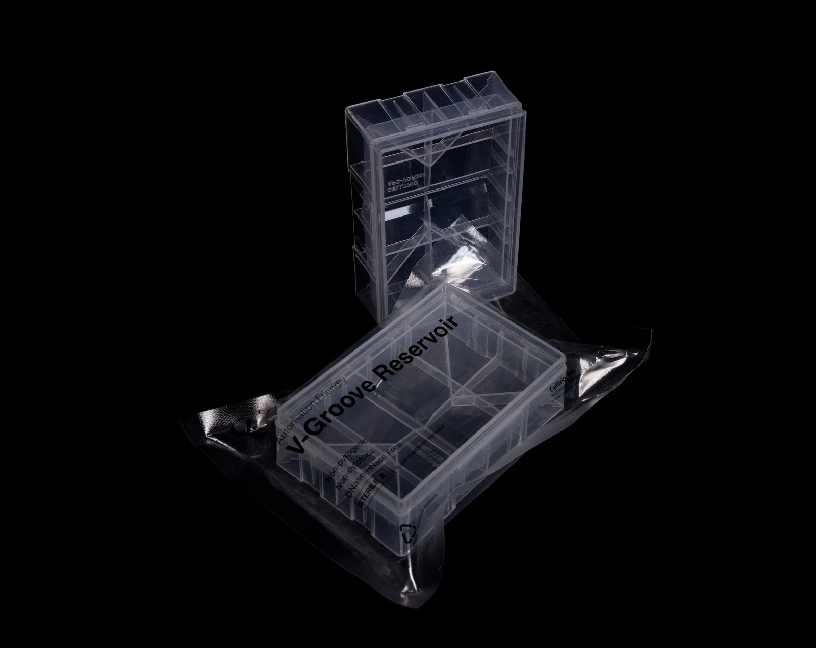 Celltrio V-Groove Reservoir in sterile packaging