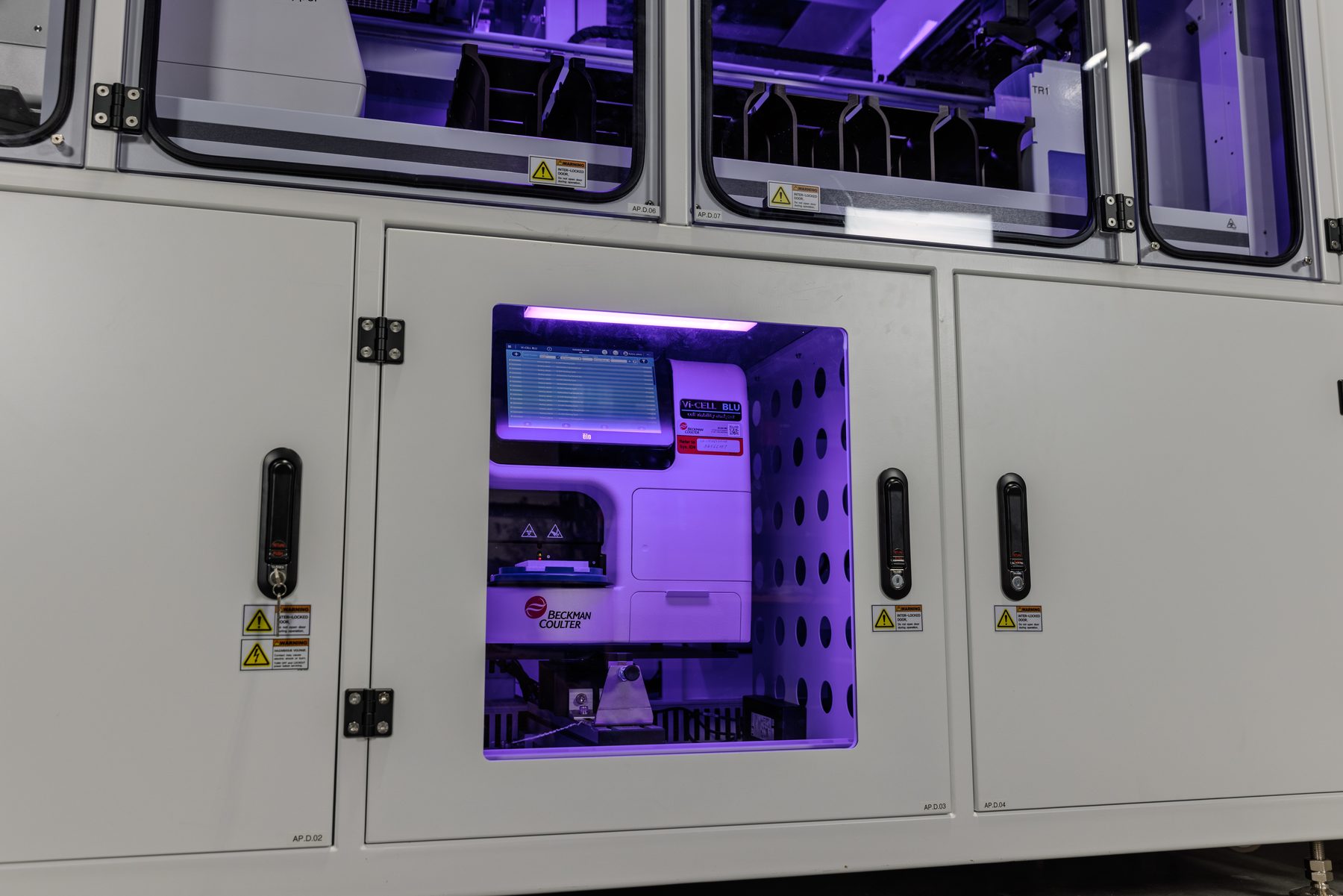 Beckman Coulter Vi-CELL BLU inside RoboCell
